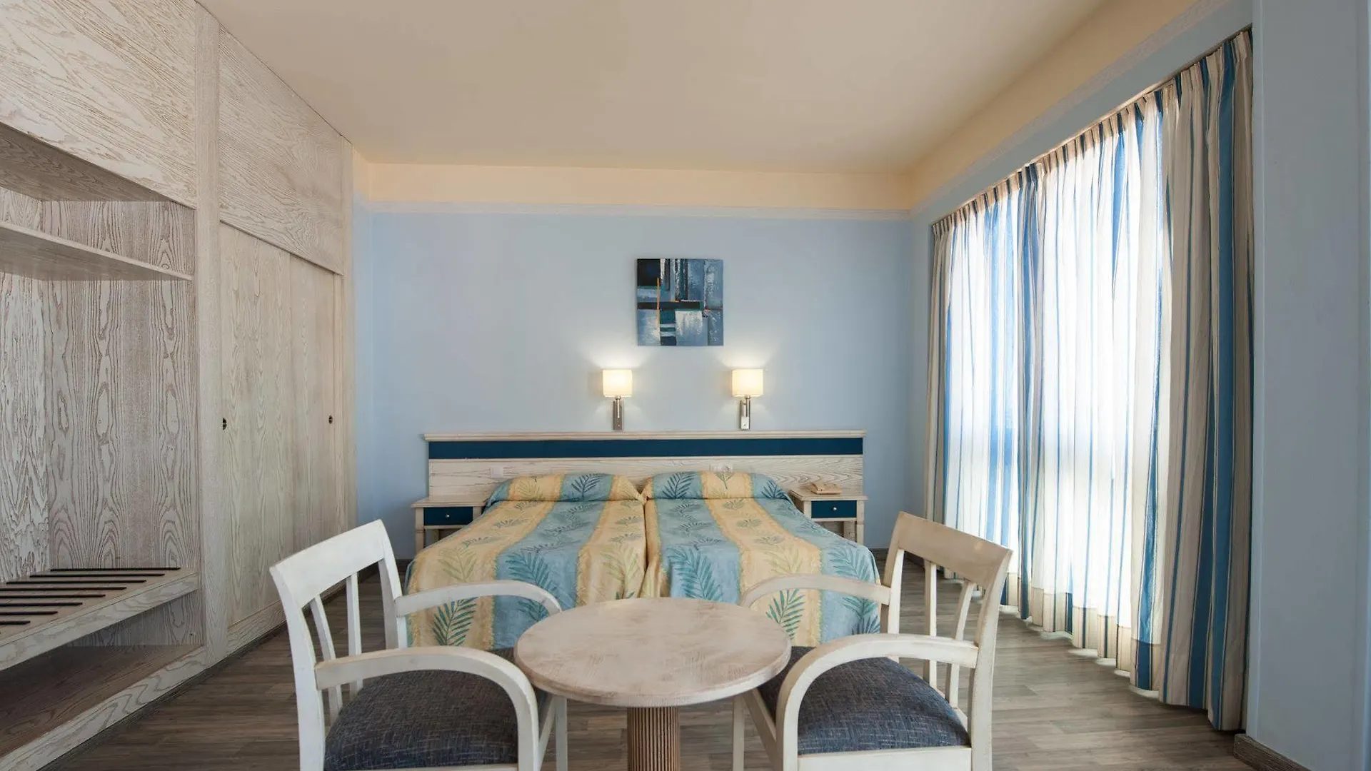 Apartamentos Colón Playa Las Palmas de Gran Canaria España